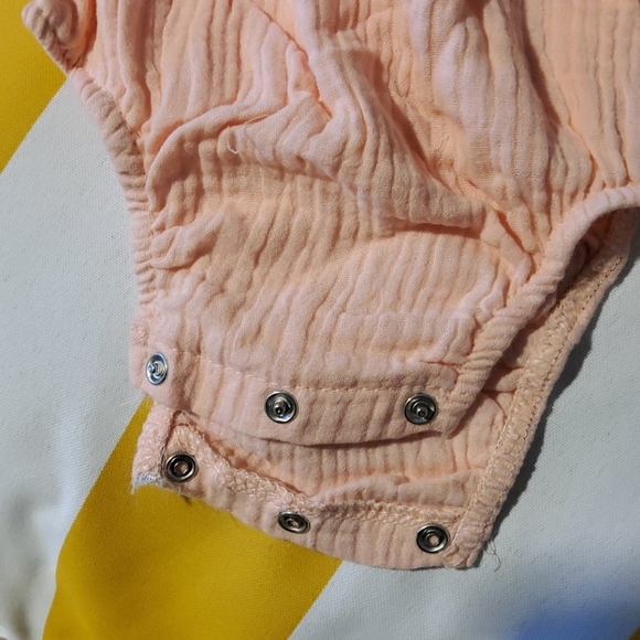 Ruffled Long Sleeve Onesie - Picture 4 of 4